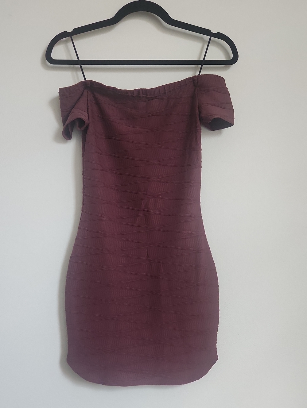 Windsor Off The Shoulder Bodycon Dress in Burgundy Wine